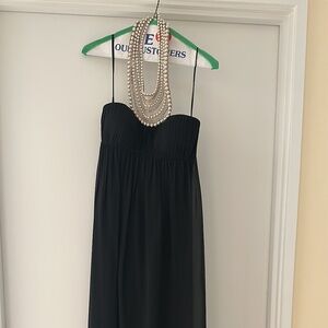 Black Evening Gown w built-in pearl Collier